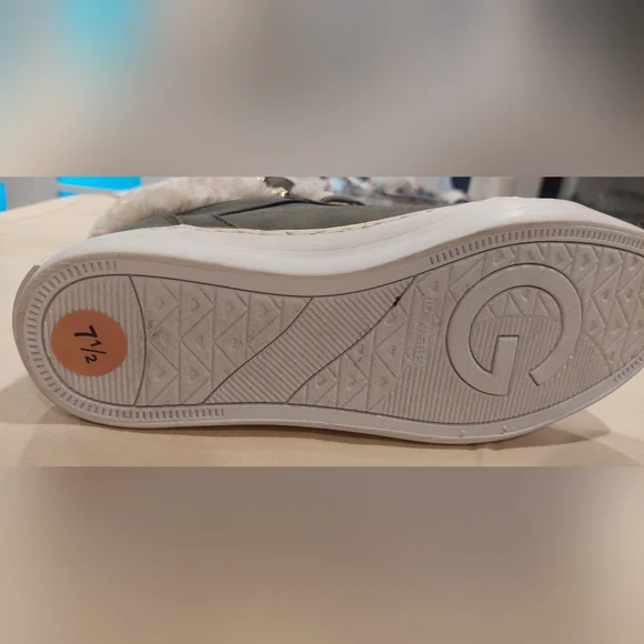 Cozy Women's Winter Boots with Faux Fur - Black and Cream - Picture 7 of 9